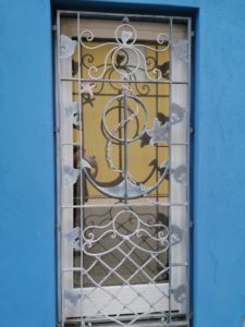 finestra marinaresca artistica in ferro battuto