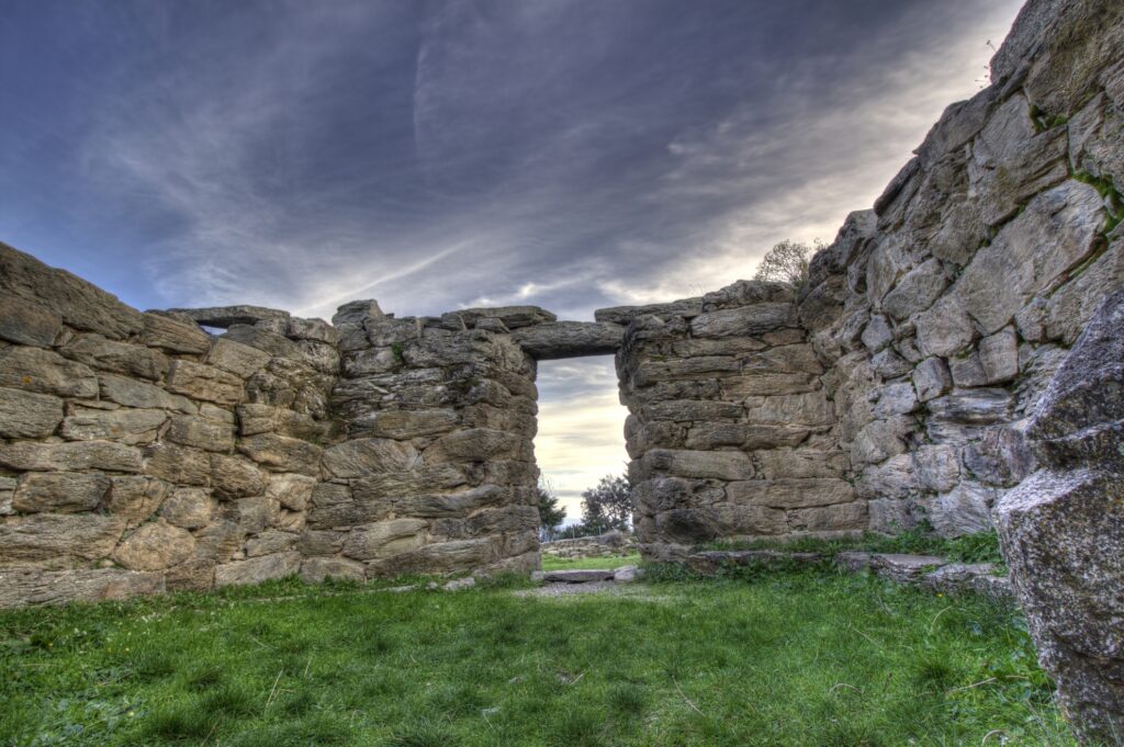 tempio nuragico a megaron esterzili